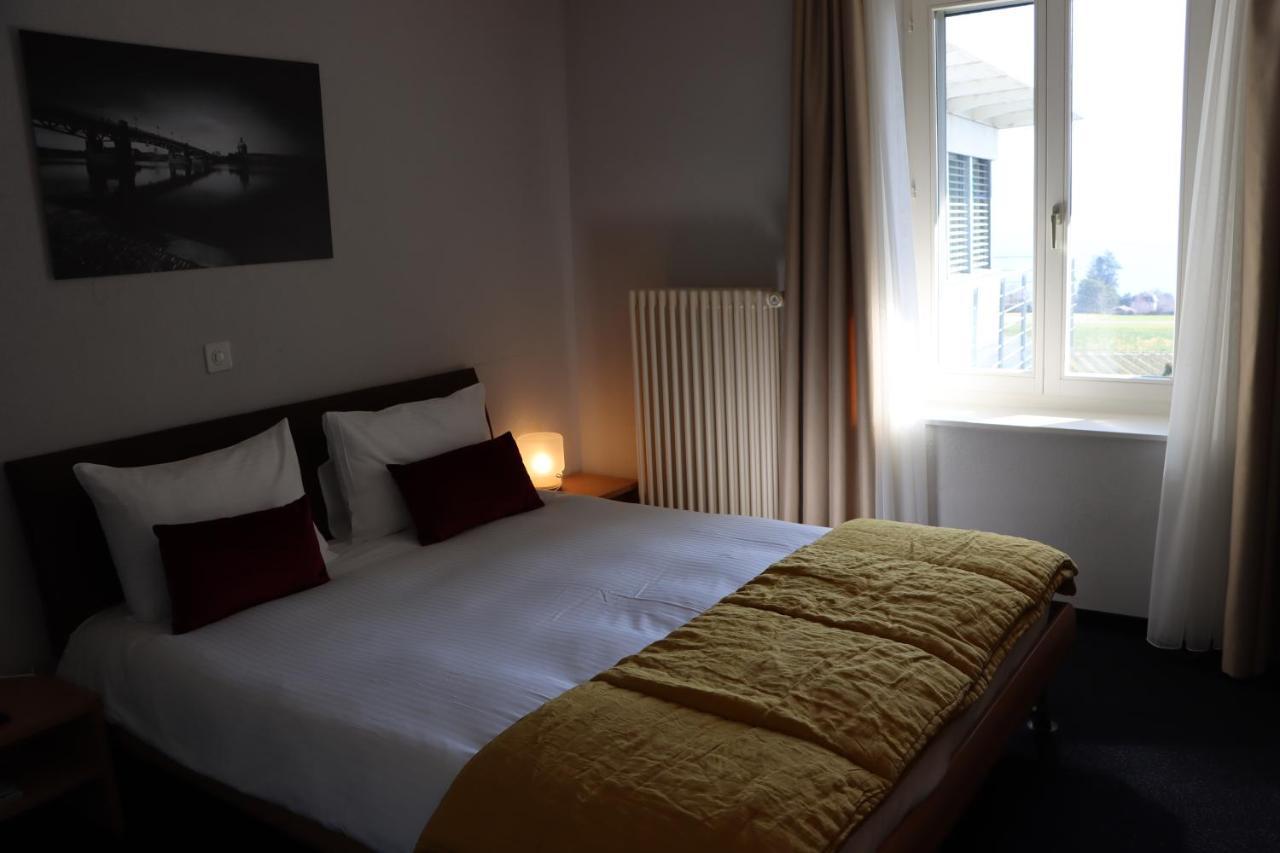 La Clef D'Or Auberge Communale Bursinel Ngoại thất bức ảnh